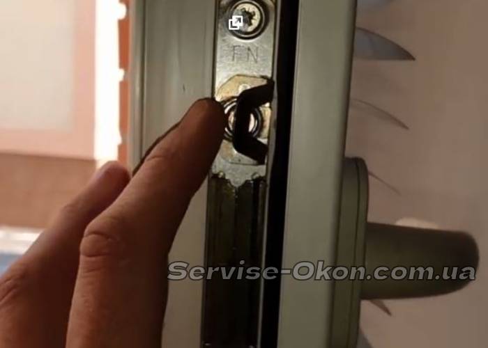 Мастер по регулировке окон