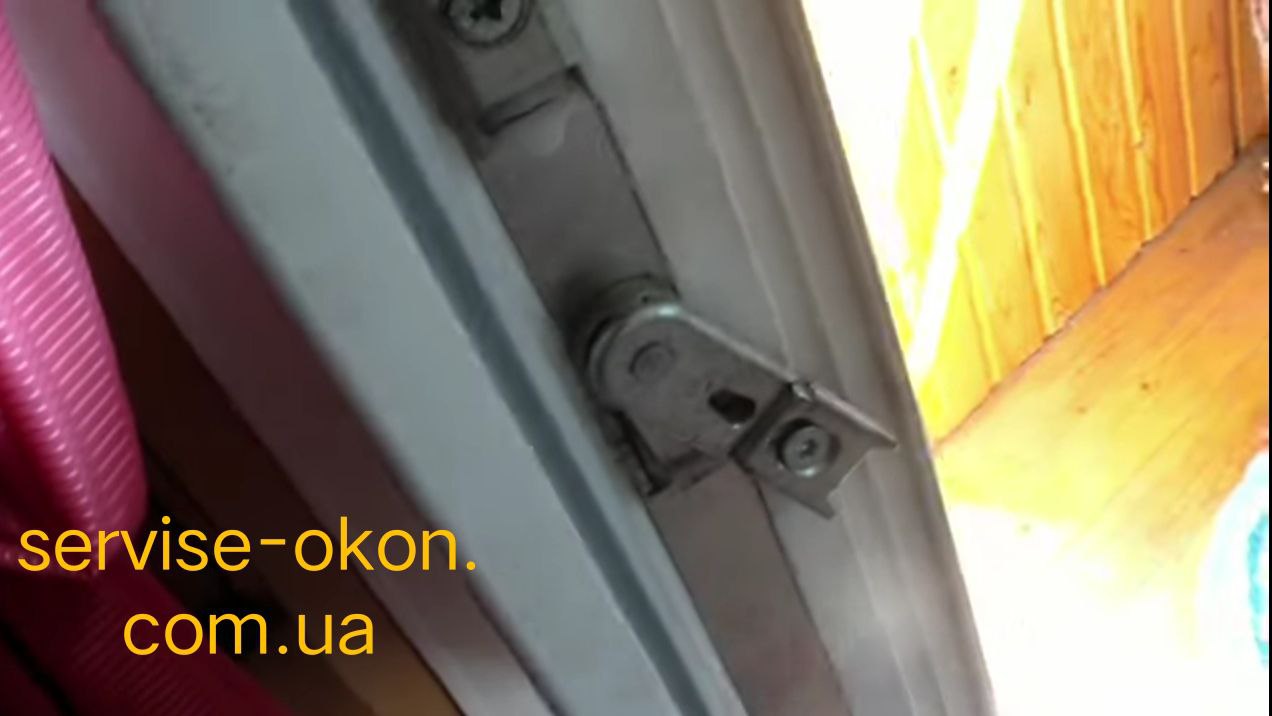 не закрывается пластиковая дверь5
